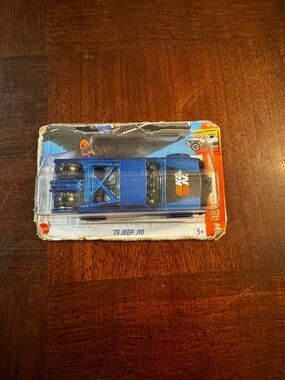 Hot Wheels HW Hot Trucks 73 Jeep J10 91/250 Blue Toy Car